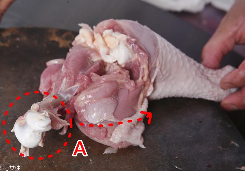 生鸡腿怎么去骨头 剔鸡腿骨步骤