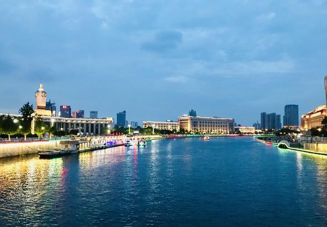 天津海河夜景，真的不比外滩和珠海夜景逊色，来看看就知道了