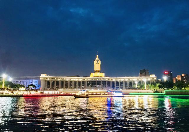 天津海河夜景，真的不比外滩和珠海夜景逊色，来看看就知道了