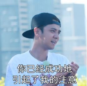 囧哥:两男子驾考作弊“五花大绑”黑胶带贴满身 堪称哲学现场