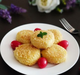 ​香蕉红薯饼，这次把芝士换成香蕉，口感更加香甜软糯，太好吃了