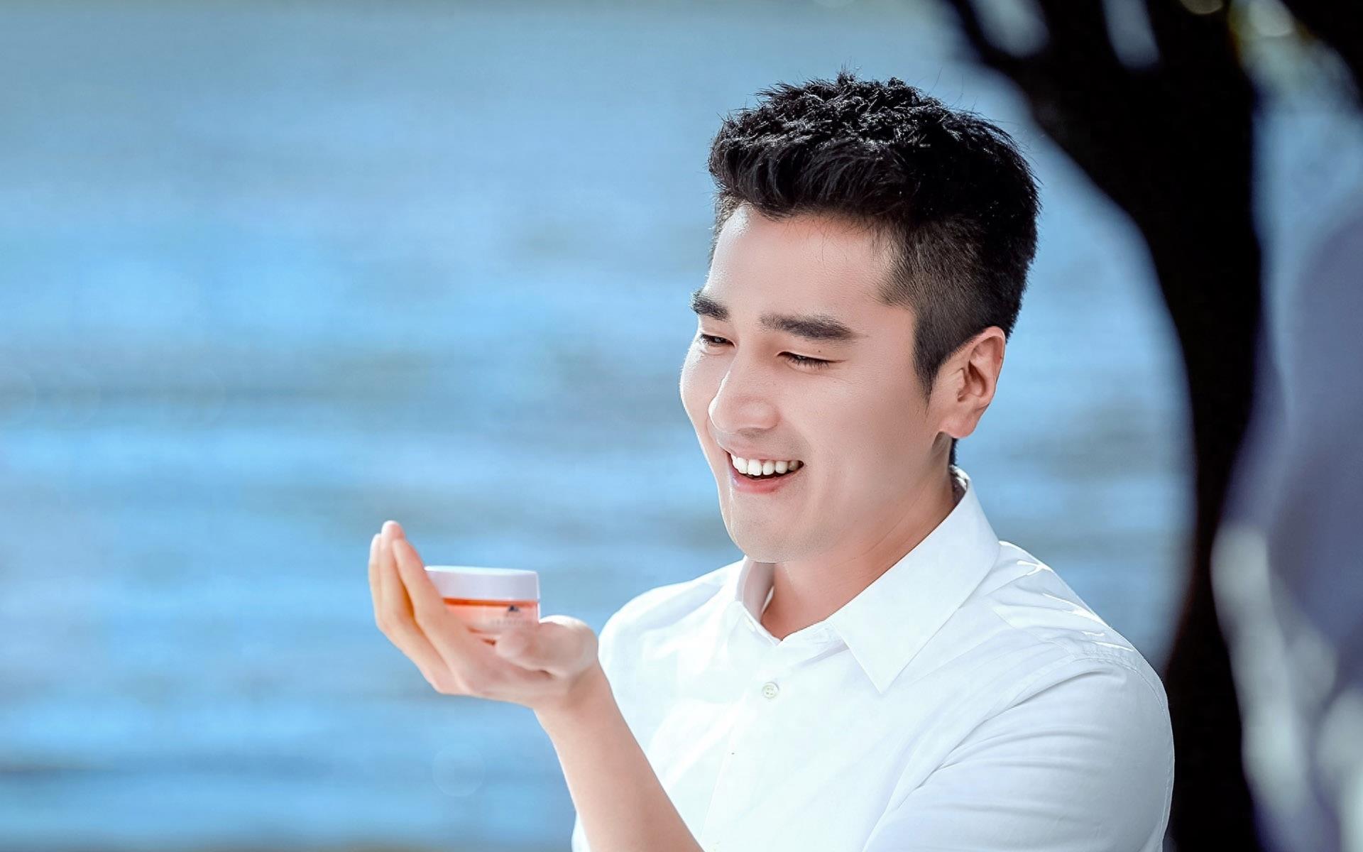 魅力男神赵又廷高清帅气侧脸写真图集