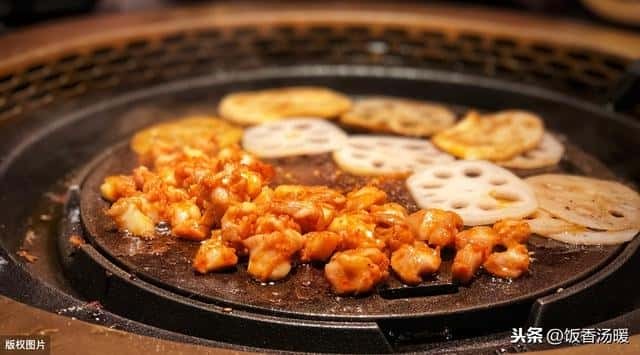 掌中宝是鸭掌还是鸡掌（掌中宝是什么肉图解）