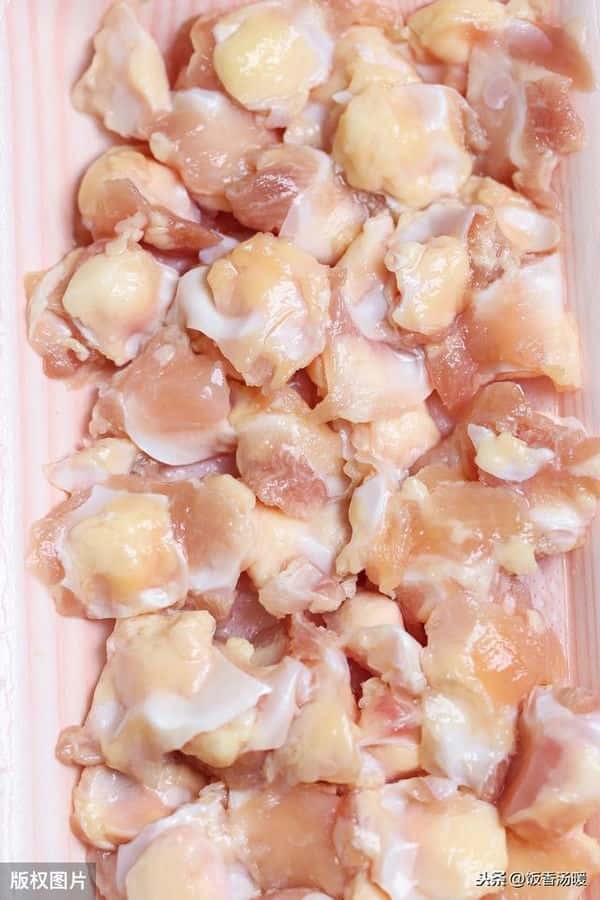 掌中宝是鸭掌还是鸡掌（掌中宝是什么肉图解）