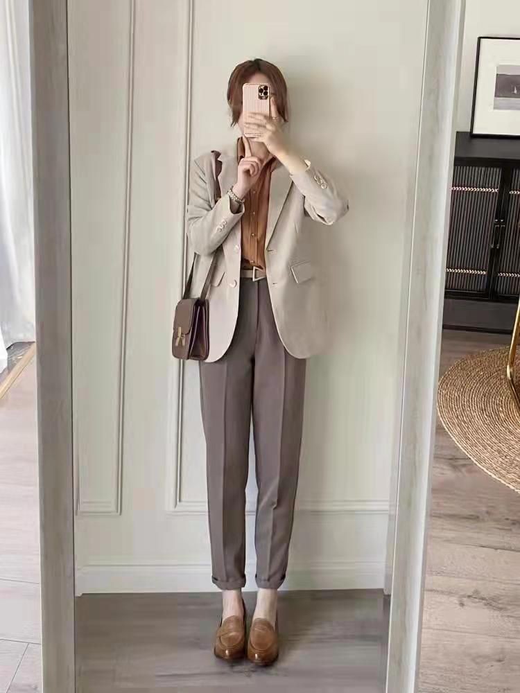 面试应该穿什么服装女生（女生面试穿着搭配图片）