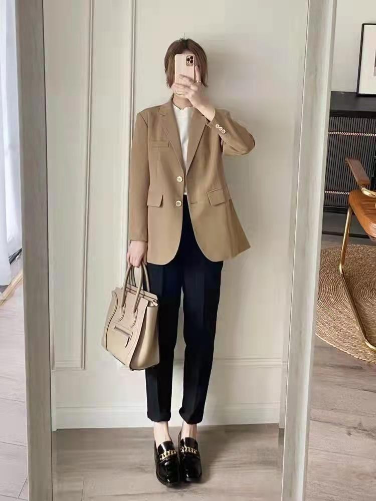 面试应该穿什么服装女生（女生面试穿着搭配图片）