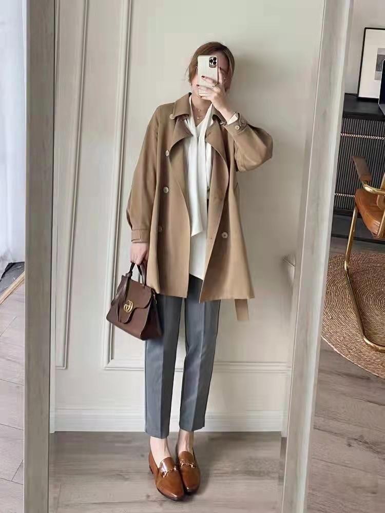 面试应该穿什么服装女生（女生面试穿着搭配图片）