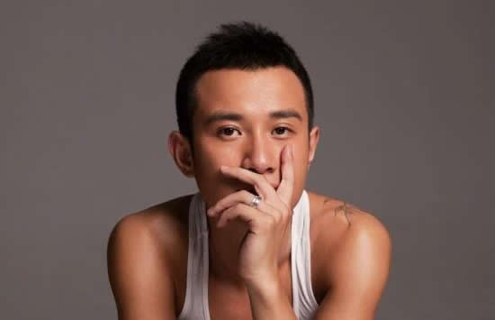 演员文章个人资料简介 背景是妥妥的官二代