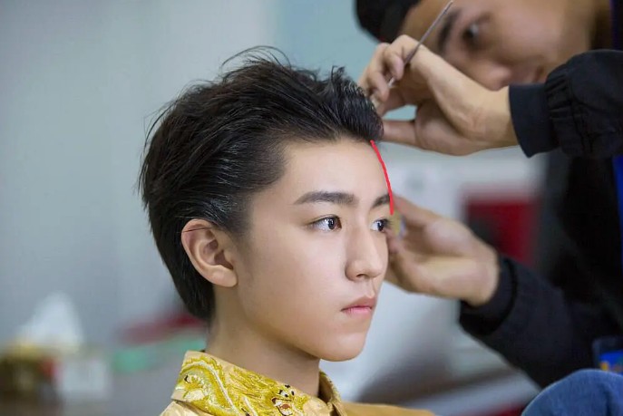 易烊千玺是什么脸型(易烊千玺是什么长相) 易烊千玺 脸型 第7张