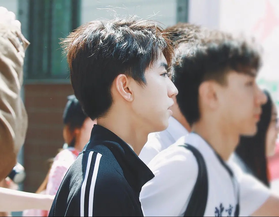 易烊千玺是什么脸型(易烊千玺是什么长相) 易烊千玺 脸型 第15张