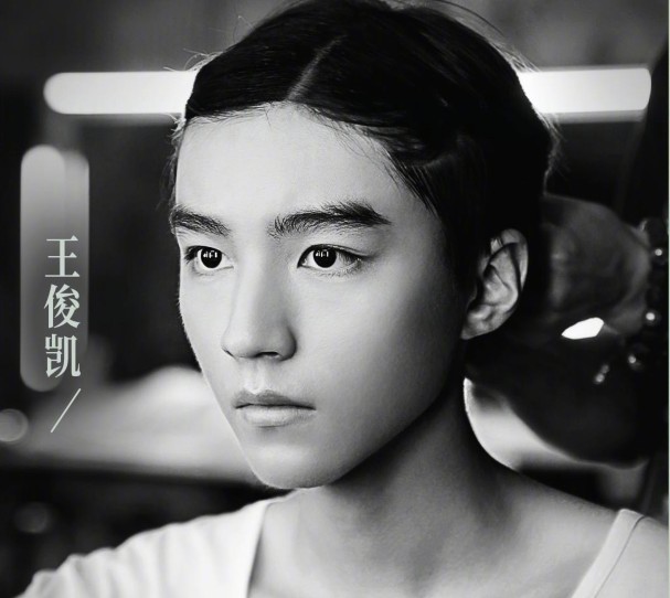 易烊千玺是什么脸型(易烊千玺是什么长相) 易烊千玺 脸型 第4张