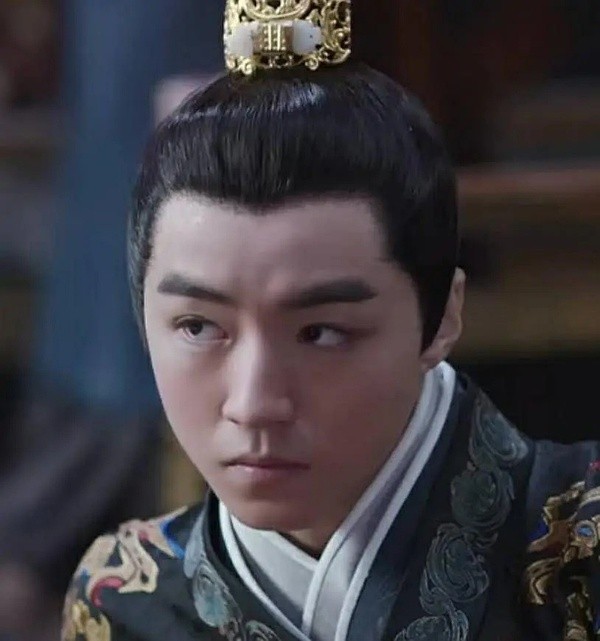 易烊千玺是什么脸型(易烊千玺是什么长相) 易烊千玺 脸型 第11张