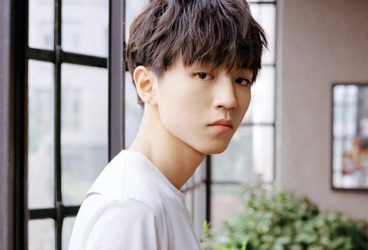 易烊千玺是什么脸型(易烊千玺是什么长相) 易烊千玺 脸型 第1张