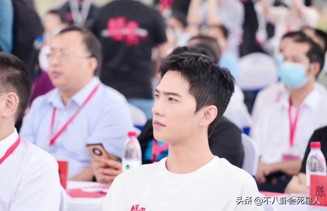 娱乐圈最清醒的顶流-----鹿晗个人资料