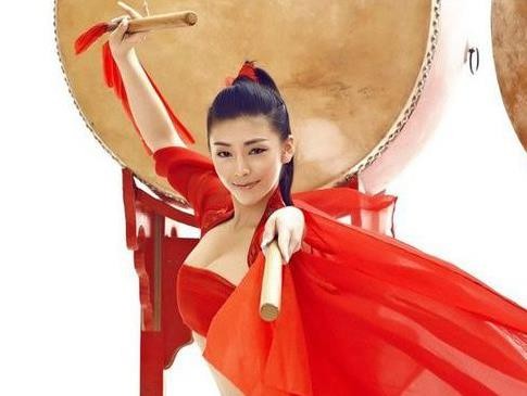 萨瑶瑶个人资料写真 被赞内地第一G奶舞模