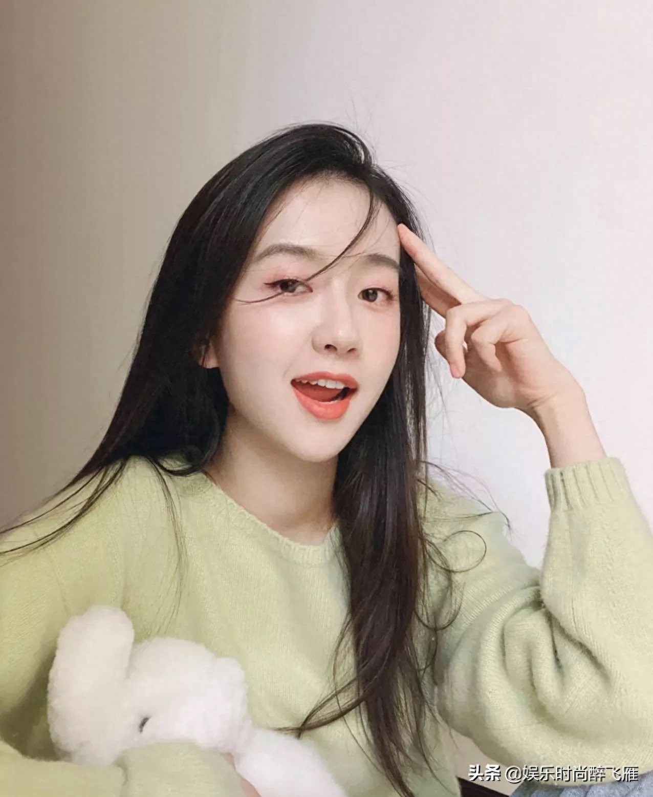 当红小花旦许龄月写真合集：呆萌可爱、美丽动人！