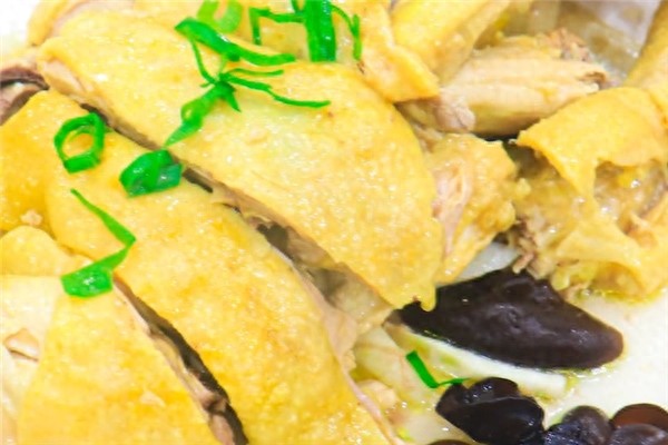 教你在家自己做清蒸鸡，鸡肉原汁原味，营养一点不流失