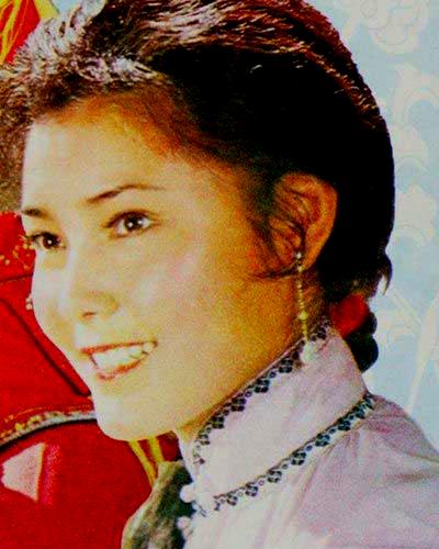 老电影红牡丹姜黎黎主演（旧影漂亮的红牡丹）(4)