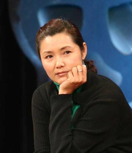 老电影红牡丹姜黎黎主演（旧影漂亮的红牡丹）(41)