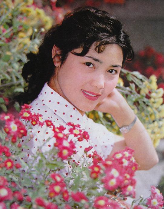 老电影红牡丹姜黎黎主演（旧影漂亮的红牡丹）(34)