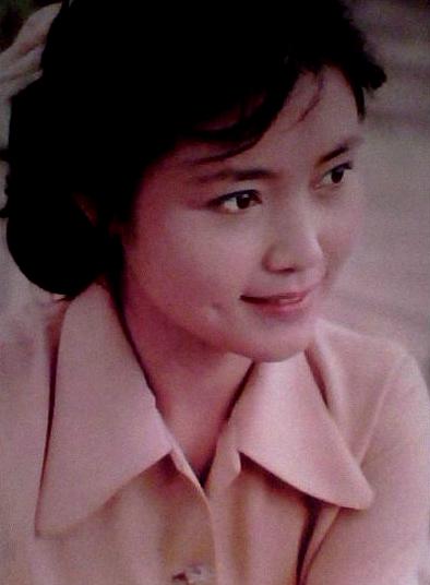 老电影红牡丹姜黎黎主演（旧影漂亮的红牡丹）(69)