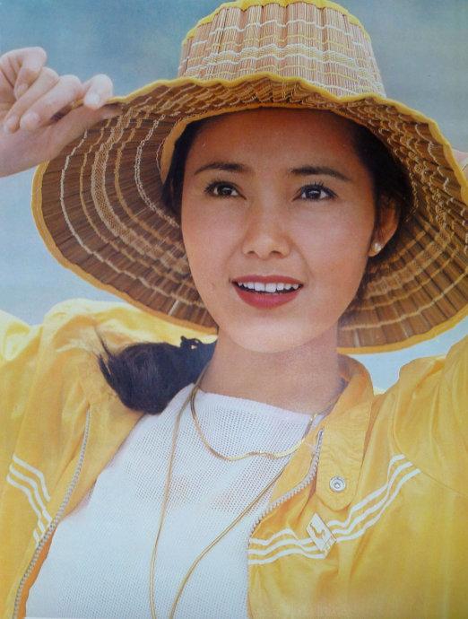 老电影红牡丹姜黎黎主演（旧影漂亮的红牡丹）(30)