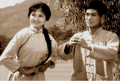 老电影红牡丹姜黎黎主演（旧影漂亮的红牡丹）(5)