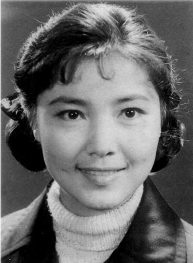 老电影红牡丹姜黎黎主演（旧影漂亮的红牡丹）(27)