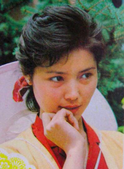 老电影红牡丹姜黎黎主演（旧影漂亮的红牡丹）(26)