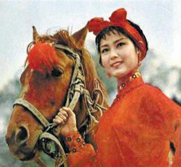 老电影红牡丹姜黎黎主演（旧影漂亮的红牡丹）(3)