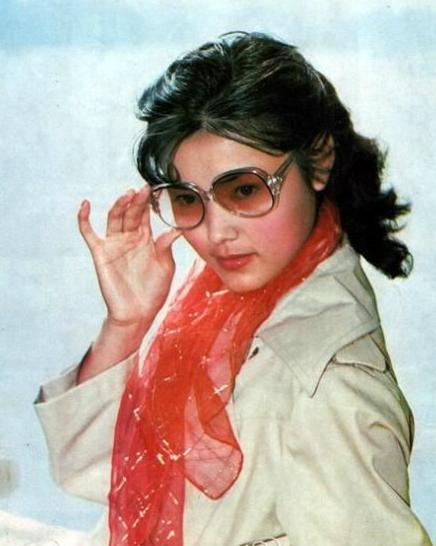 老电影红牡丹姜黎黎主演（旧影漂亮的红牡丹）(15)