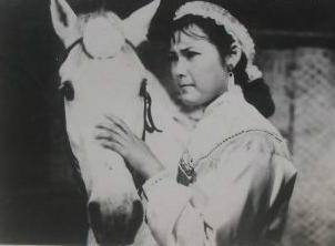 老电影红牡丹姜黎黎主演（旧影漂亮的红牡丹）(6)