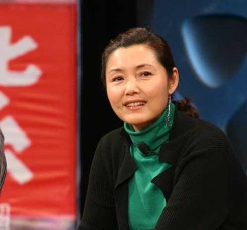 老电影红牡丹姜黎黎主演（旧影漂亮的红牡丹）(36)