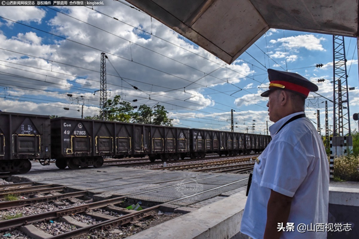 纪实：摄影师记录太原北站日常工作掠影