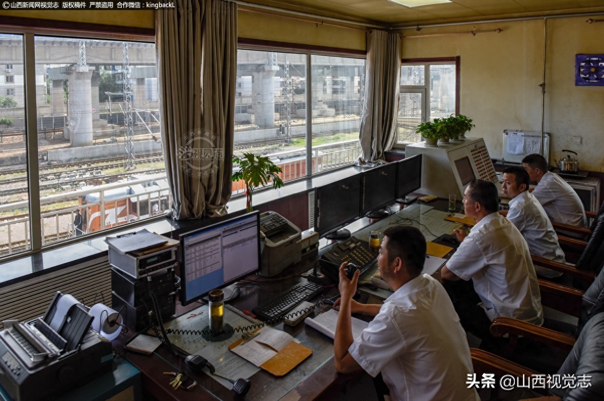 纪实：摄影师记录太原北站日常工作掠影