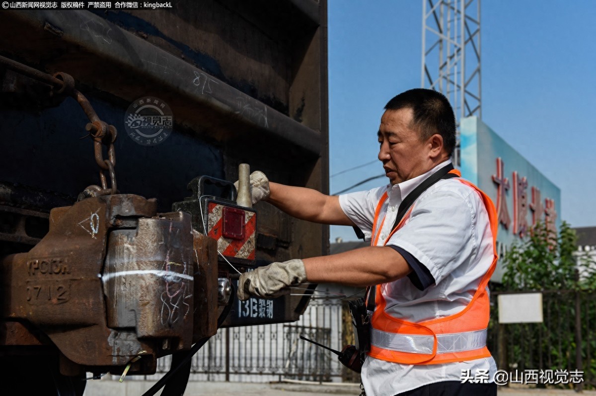 纪实：摄影师记录太原北站日常工作掠影