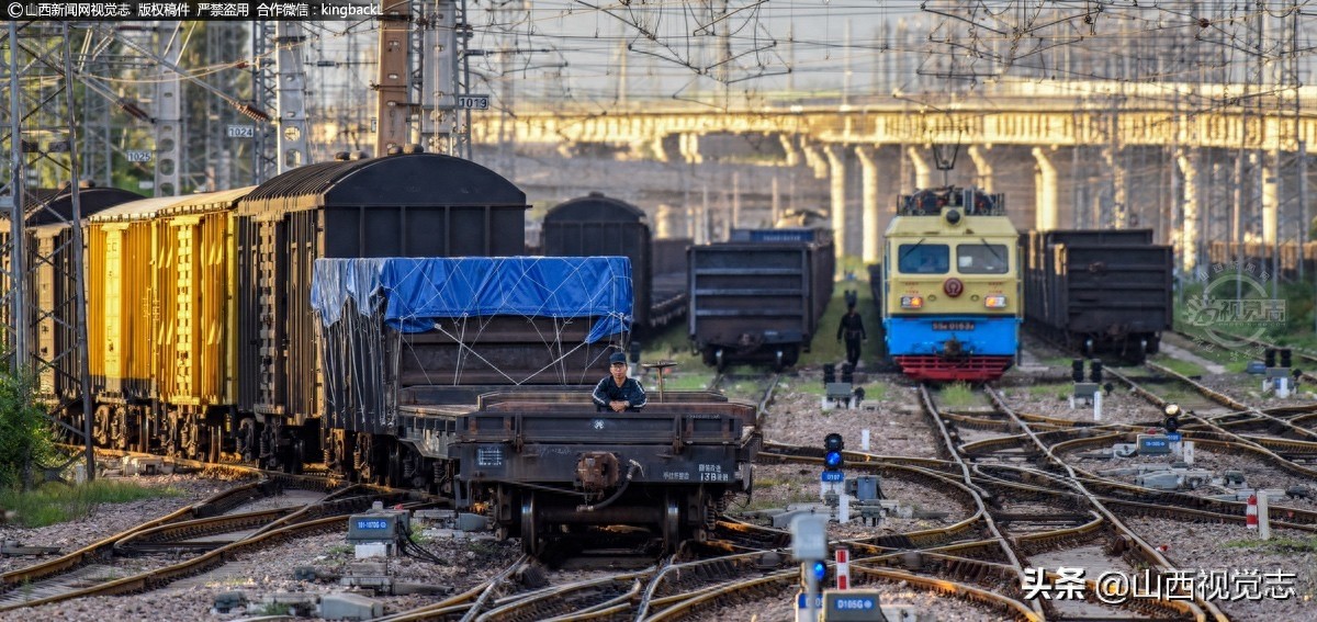 纪实：摄影师记录太原北站日常工作掠影