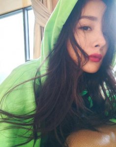 ​杨幂脚气是什么梗(杨幂是什么梗)