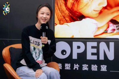 ​汤唯回国后首露面 43岁打扮简单好似女大学生