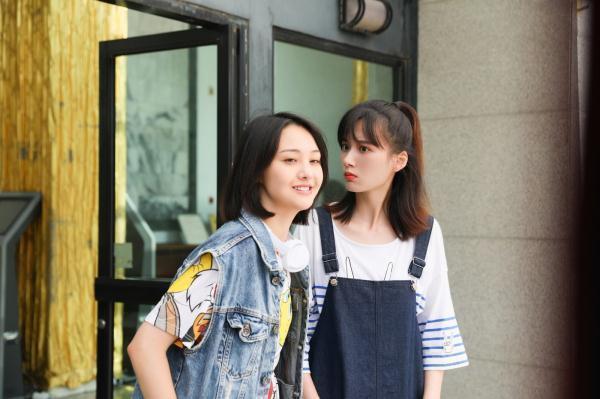 《青春斗》各大主演评价郑爽：直率勤奋，除了写书她连编程都要学