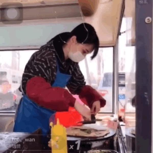 《青春斗》各大主演评价郑爽：直率勤奋，除了写书她连编程都要学