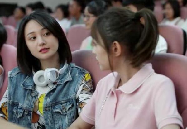 《青春斗》各大主演评价郑爽：直率勤奋，除了写书她连编程都要学