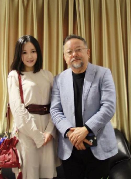 郑艳东结了几次婚