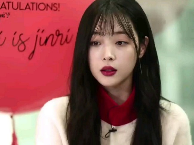 崔雪莉的ins图（韩国女星崔雪莉25岁为何自尽）