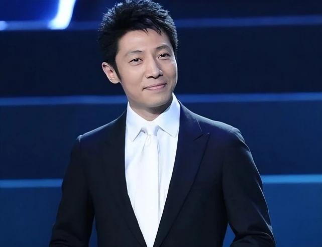 撒贝宁简介个人资料（北大研究生双保送，没毕业就进央视工作，撒贝宁到底有多优秀？）