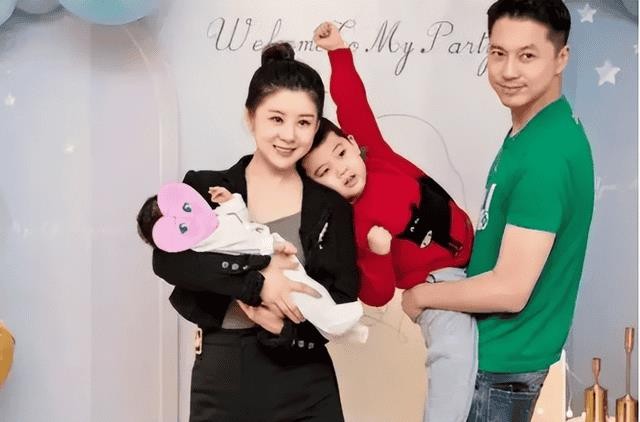 李小萌王雷照片（李小萌个人简历）