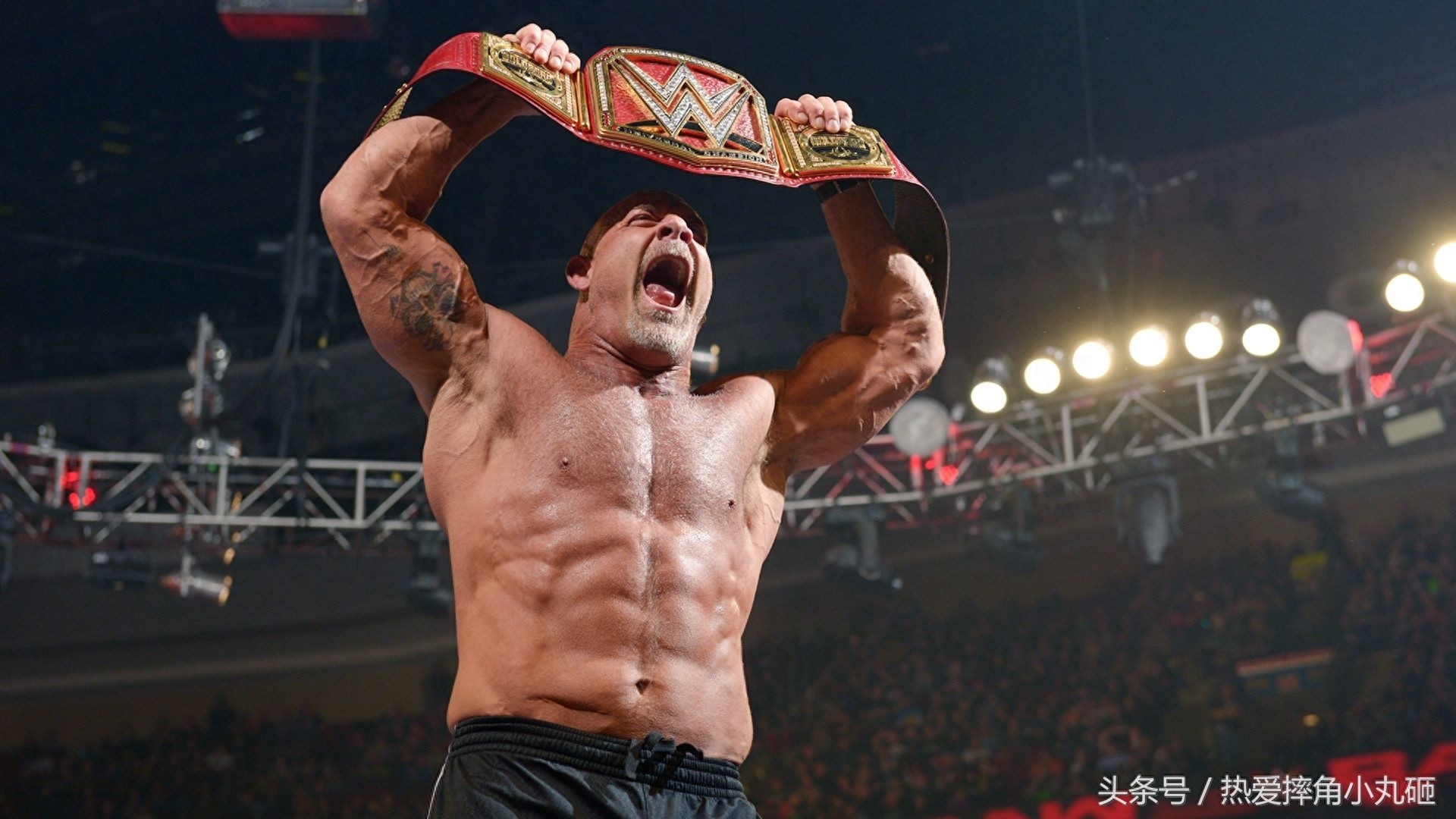 来看看究竟为什么WWE传奇巨星高博被称作“战神”！