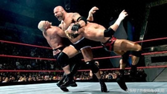 来看看究竟为什么WWE传奇巨星高博被称作“战神”！