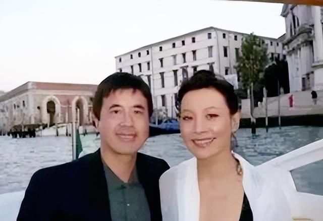 看看电影明星陈冲的生活近况（情感沧桑亲情带泪）(20)