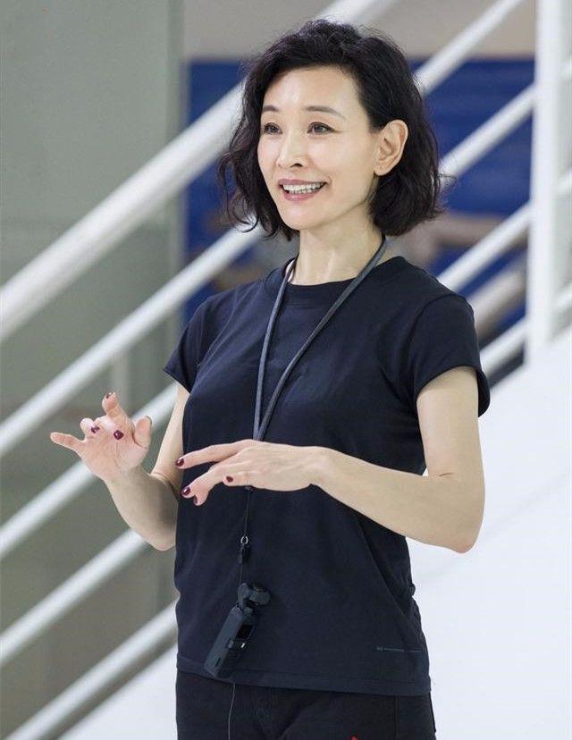 看看电影明星陈冲的生活近况（情感沧桑亲情带泪）(22)